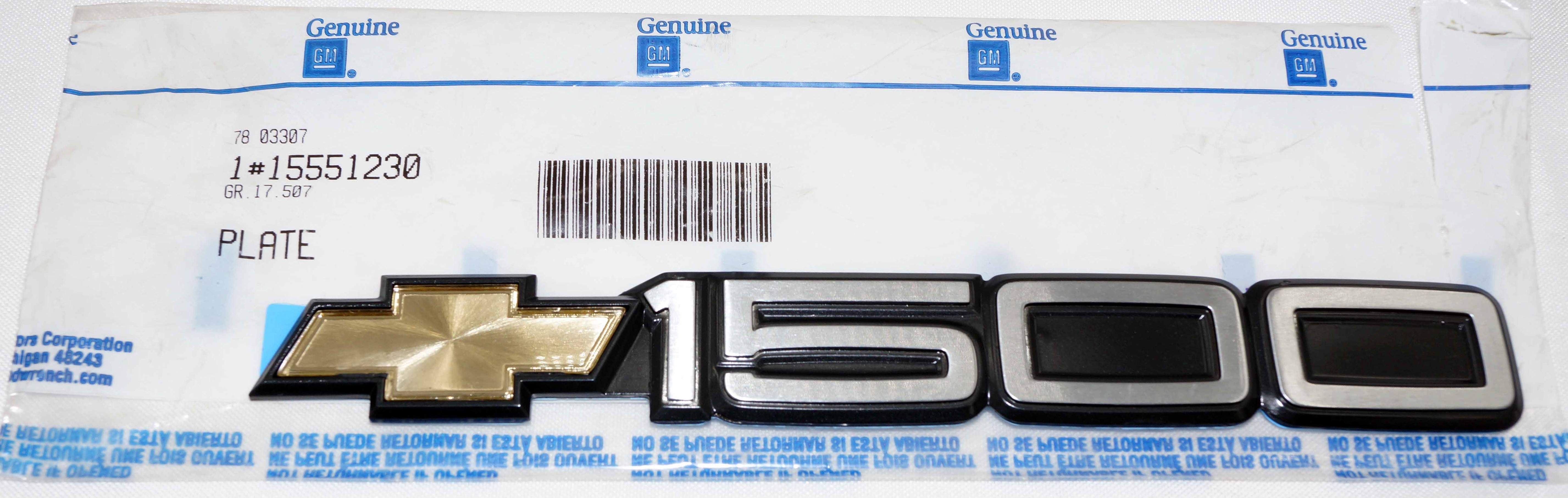 Genuine OEM 15551230 GM Front Side Door Bowtie 1500 Emblem - image 1