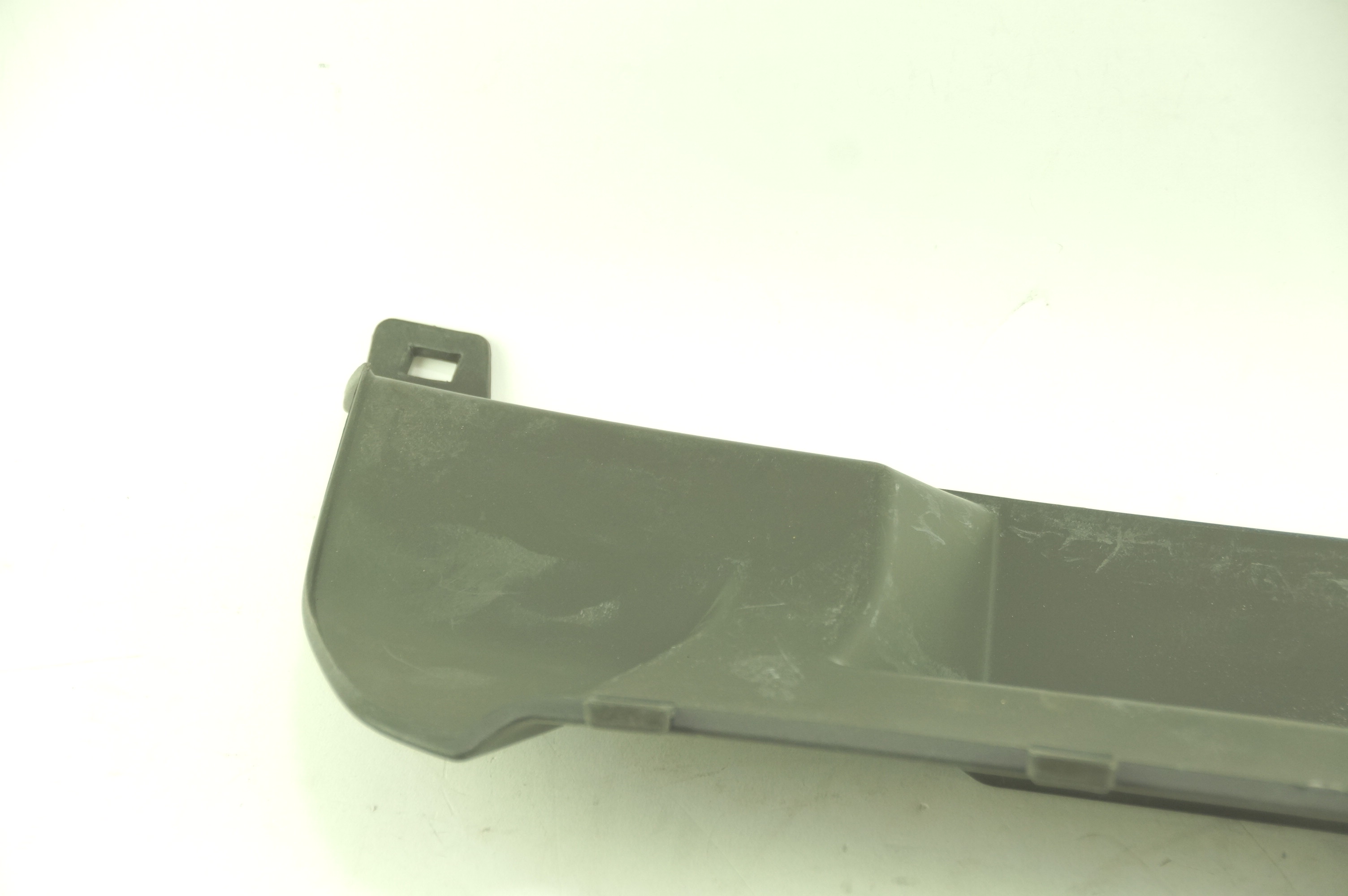 New Genuine OEM 15930191 GM Chevy Traverse Rear Bumper Hitch Cover 09-12 - image 6