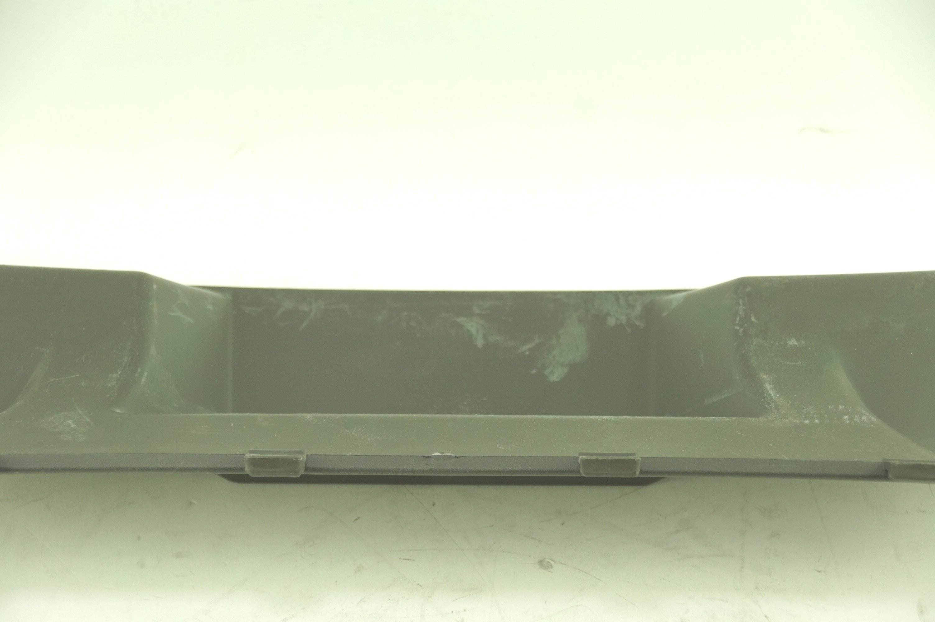 New Genuine OEM 15930191 GM Chevy Traverse Rear Bumper Hitch Cover 09-12 - image 7