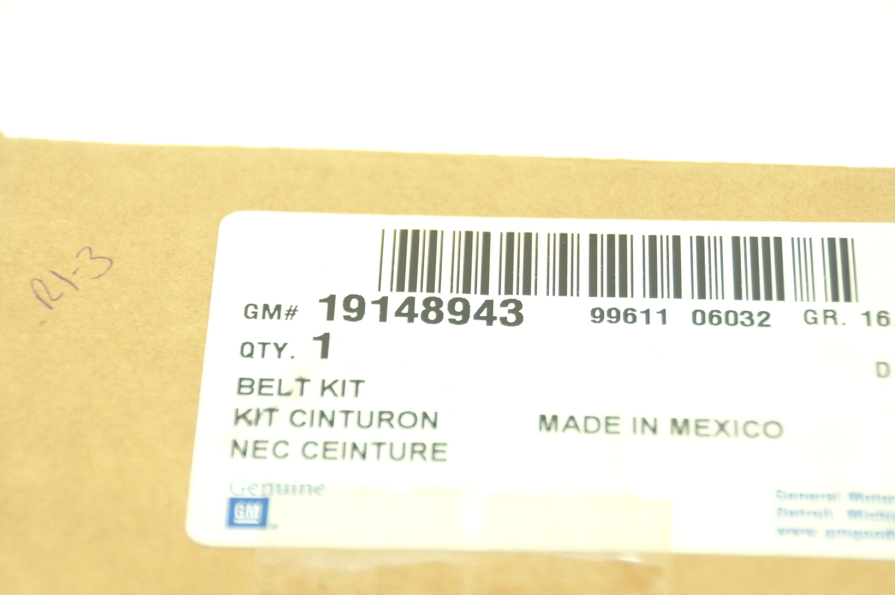 OEM 19148943 GM Rear Inner Passenger Seat Belt Receptacle 03-08 Express Savana - image 8