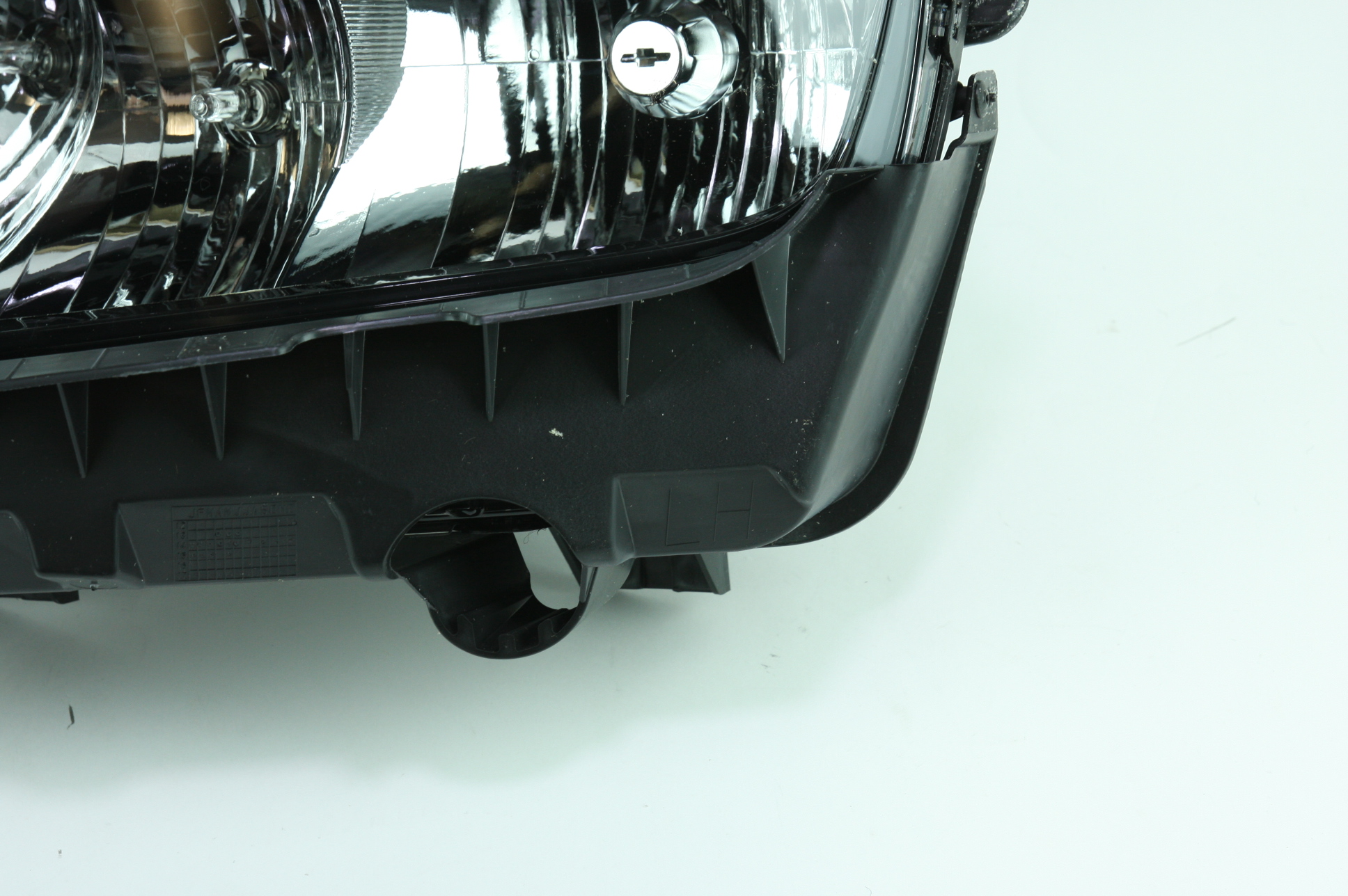 * New Genuine OEM 23266583 GM Chevrolet 14-15 Camaro Headlight No HID Headlamp - image 6