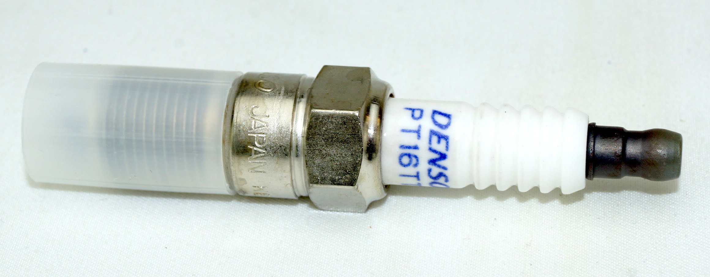 Set of 4 Genuine Denso 4511 PT16TT Platinum TT Spark Plug - image 3