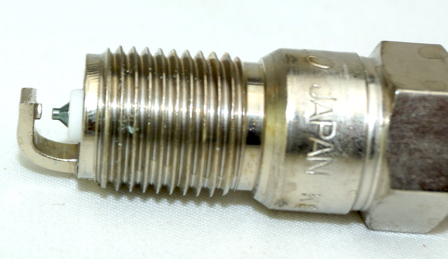 Set of 4 Genuine Denso 4511 PT16TT Platinum TT Spark Plug - image 6