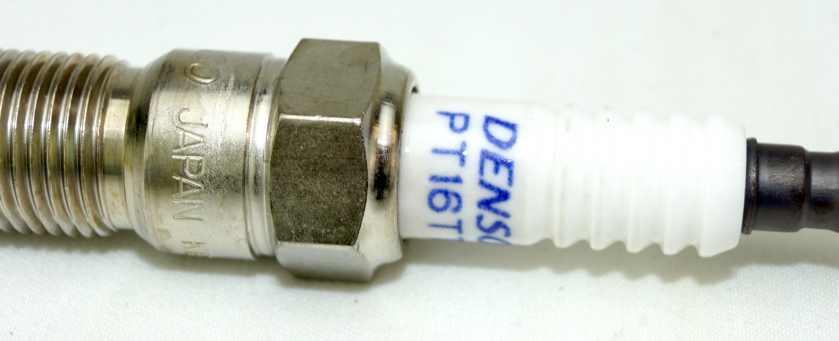 Set of 4 Genuine Denso 4511 PT16TT Platinum TT Spark Plug - image 7