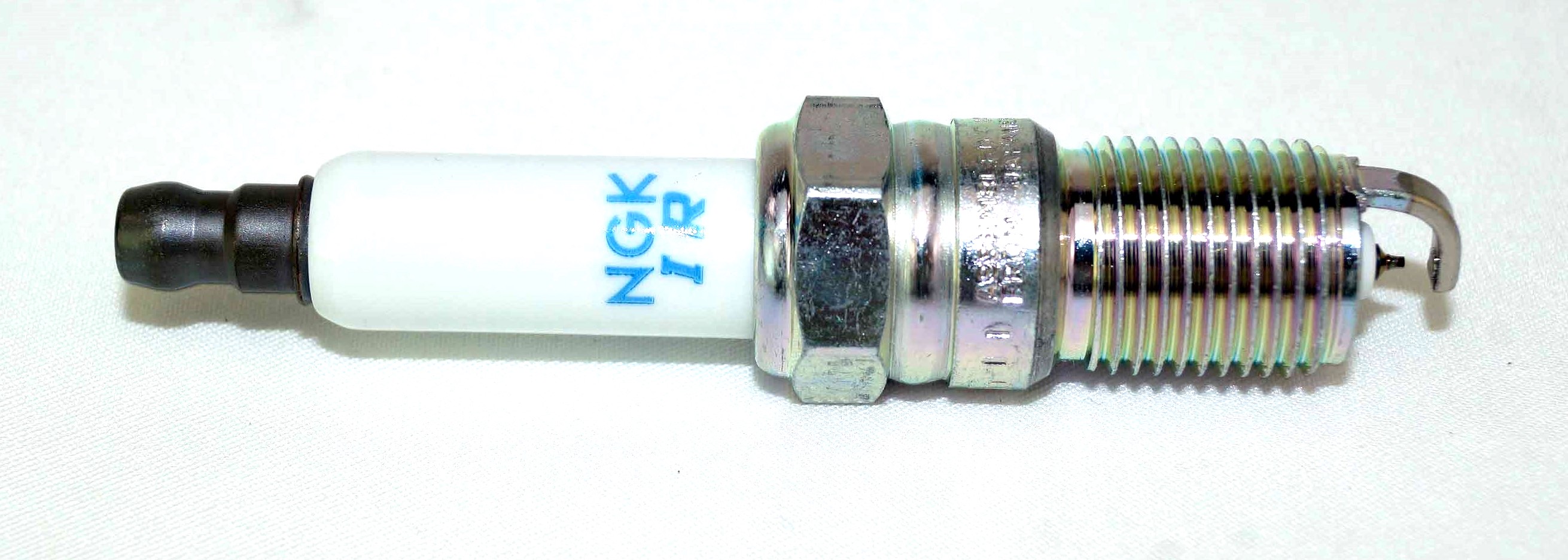 Set of 8 Genuine NGK 5599 Spark Plug - Laser Iridium ITR4A15 - image 3