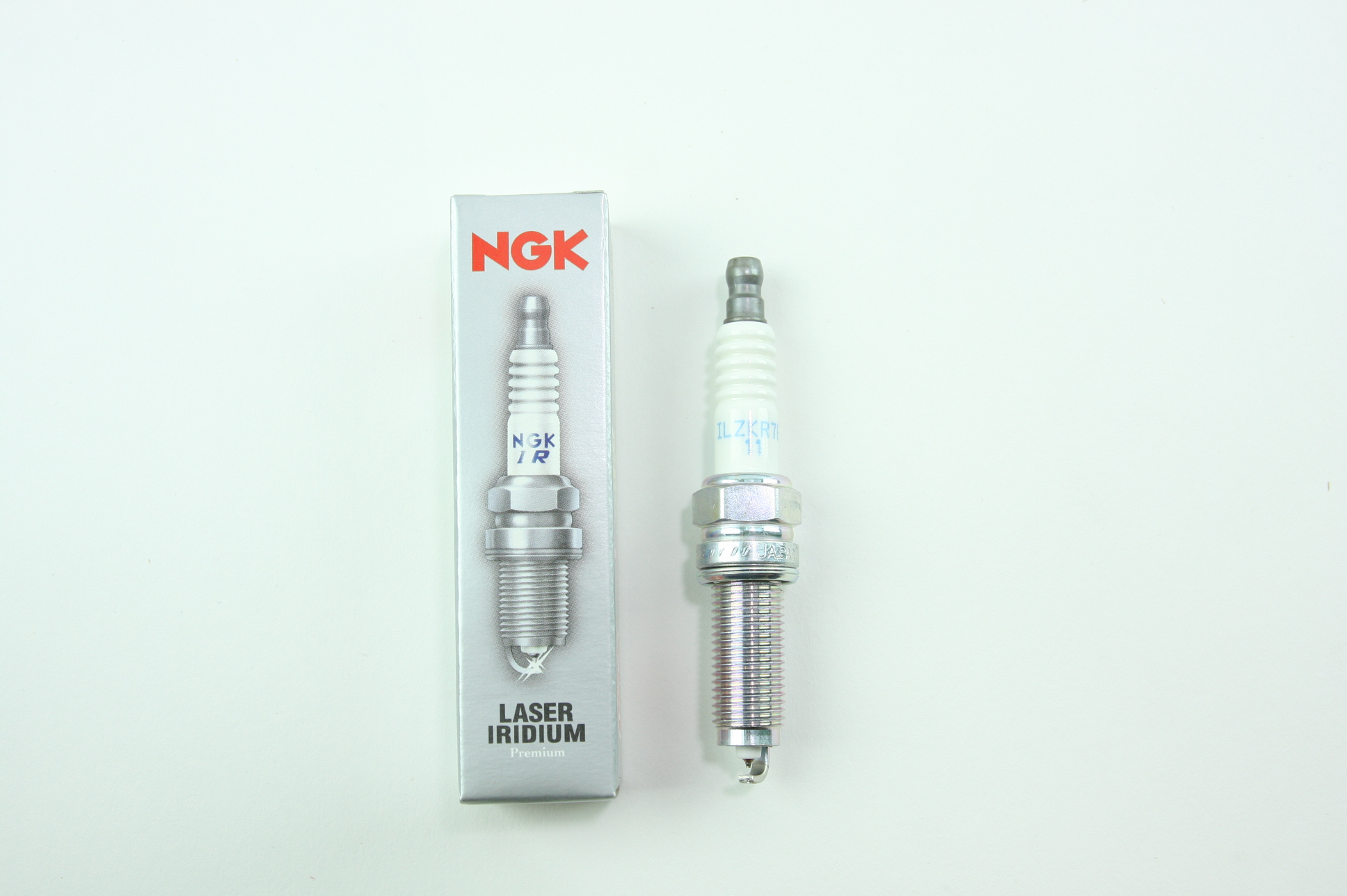 New Set of 8 NGK 7751 ILZKR7B11 Laser Iridium and Platinum Spark Plugs - image 5