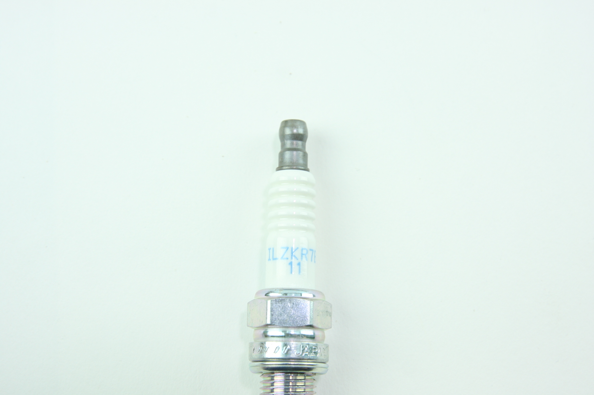 New Set of 8 NGK 7751 ILZKR7B11 Laser Iridium and Platinum Spark Plugs - image 6