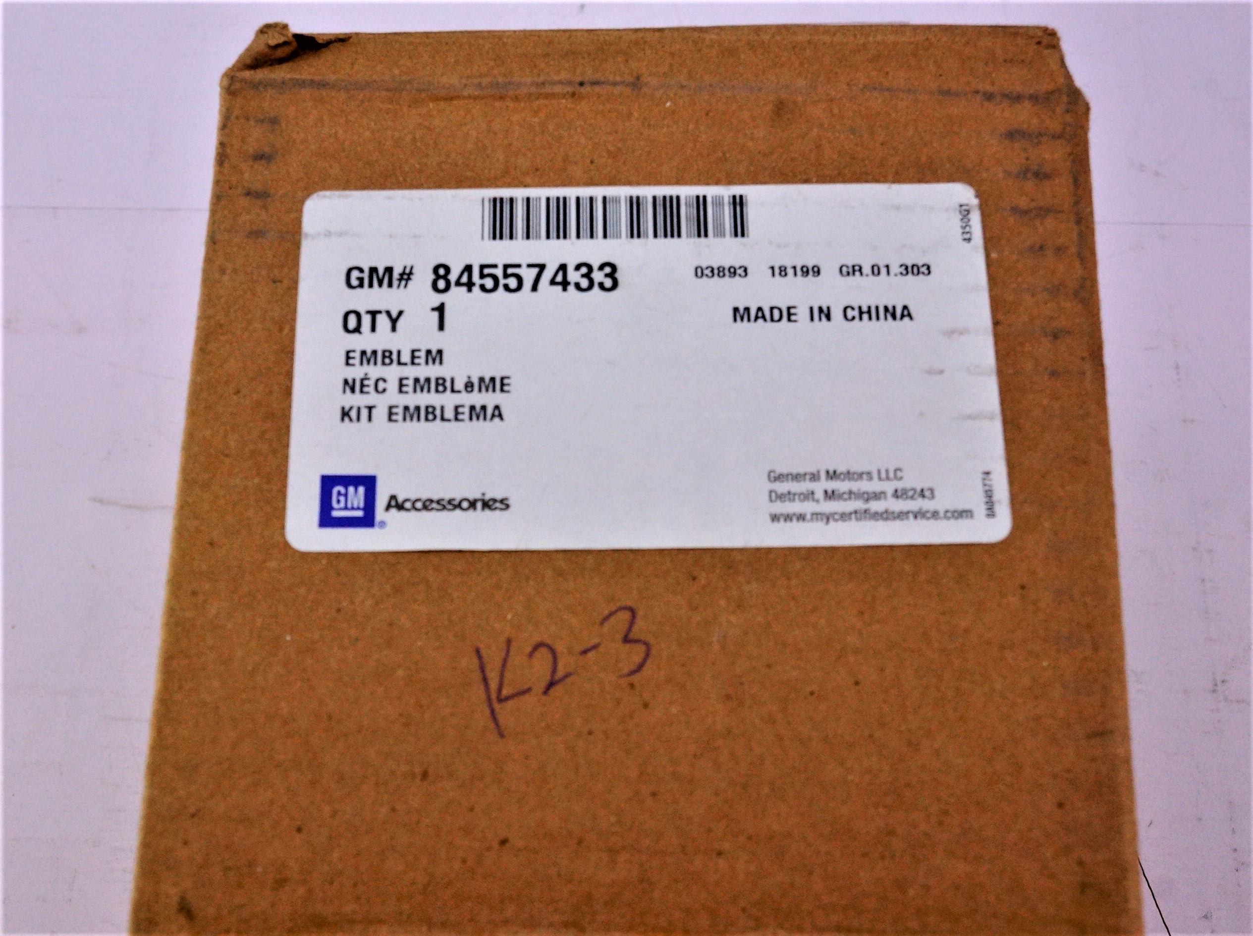 New Genuine OEM GM 84557433 Silverado Next Gen Black Emblem Kit Free Shipping - image 6