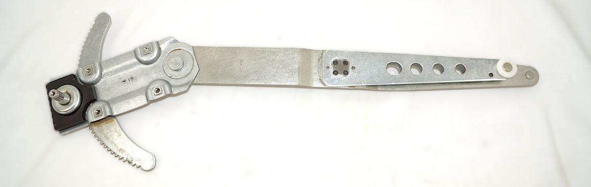 Heavy Duty Manual Window Regulator (Regulator Only) F3HZ6823200AA - Picture 1 of 5