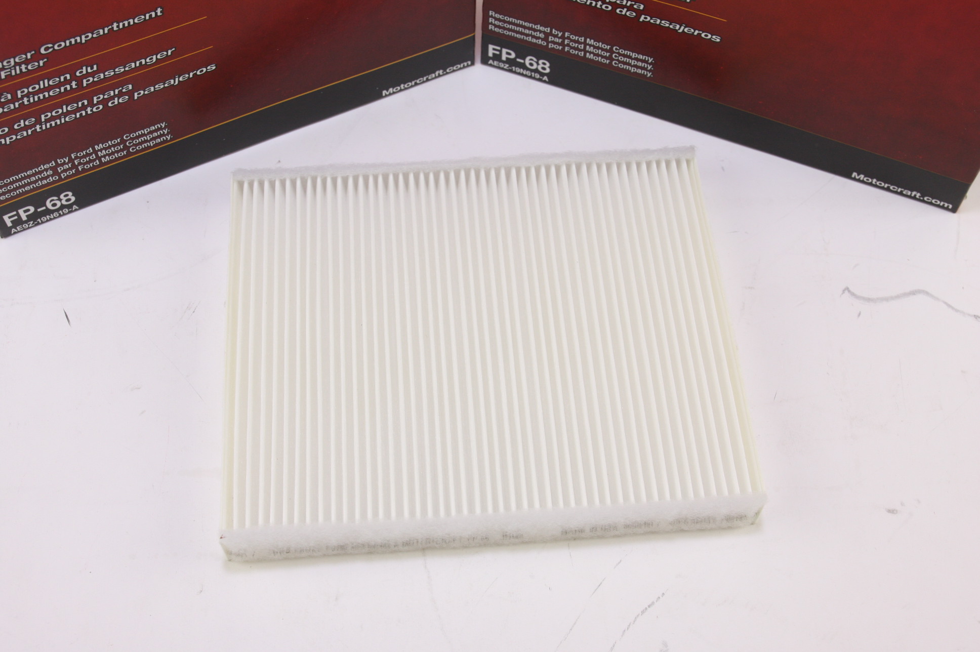 New OEM Motorcraft FP68 Cabin Air Filter AE9Z19N619A Fast Free Shipping