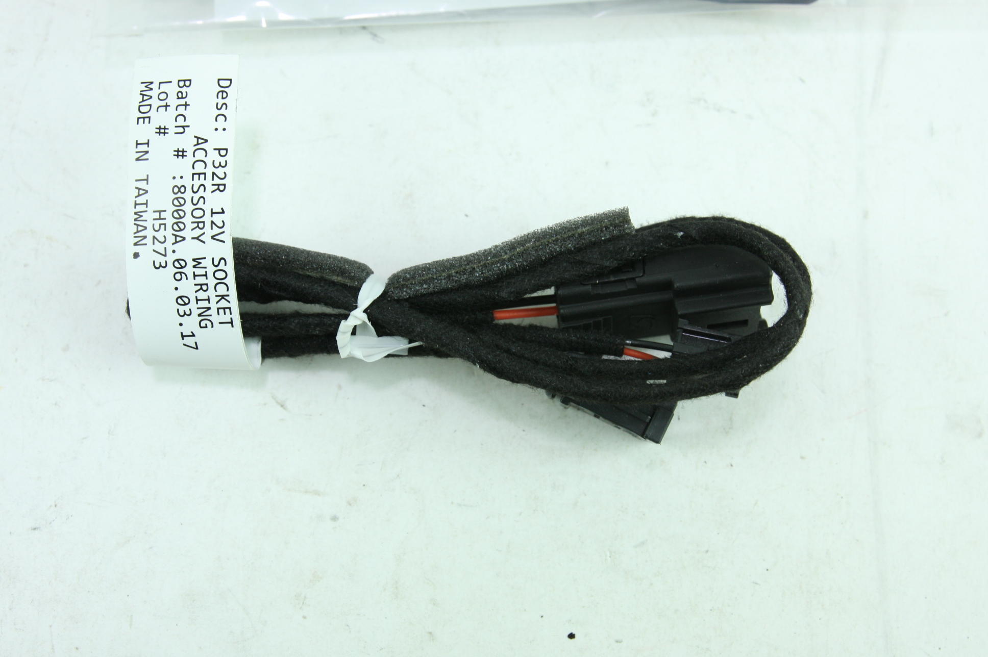 Genuine Nissan Rear USB Charging Ports New OEM T99Q7-6MA0A Fast Free Shipping - image 8