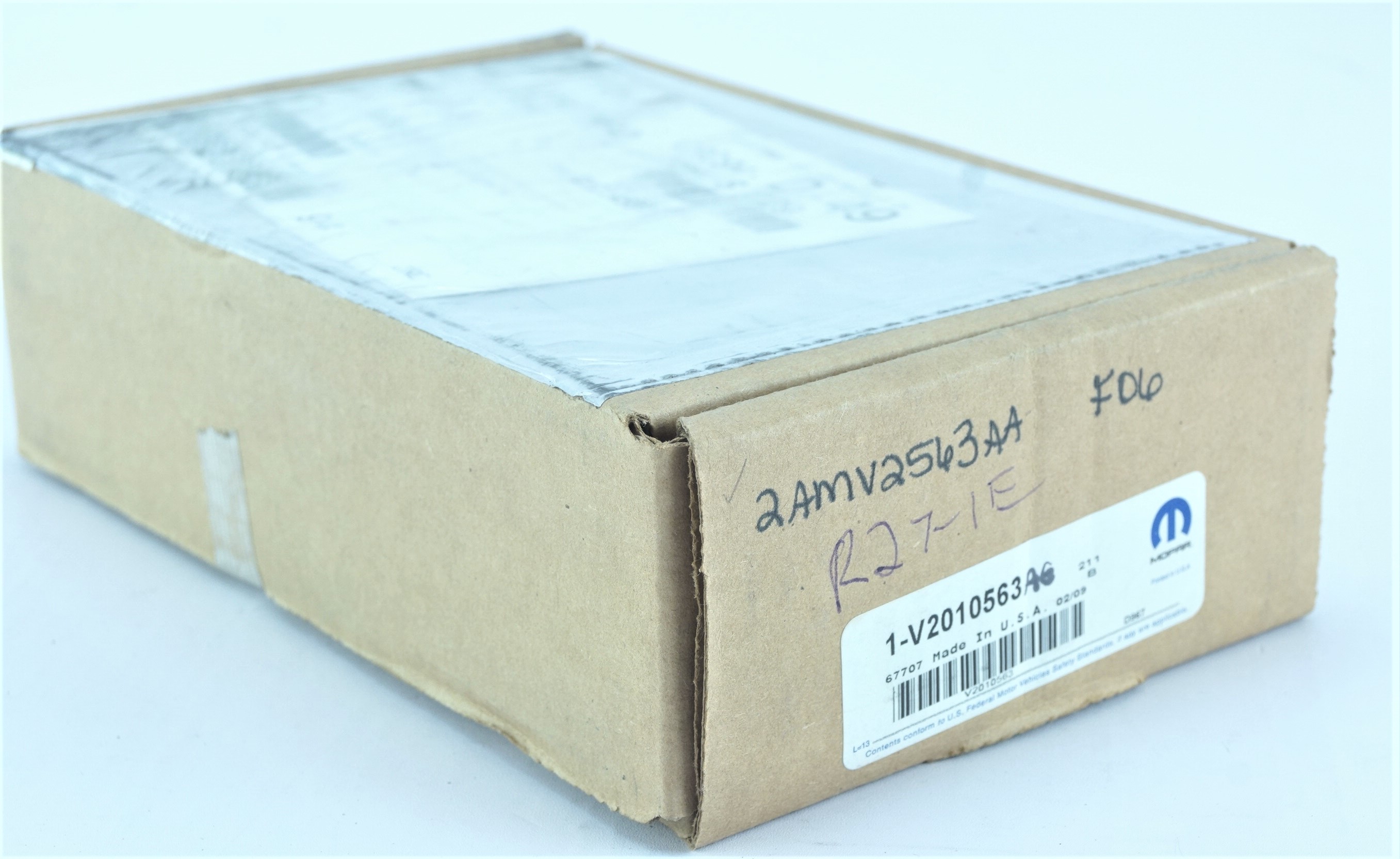 New Genuine Mopar V2010563AE Disc Brake Pad Kit  Fast Free Shipping - image 2