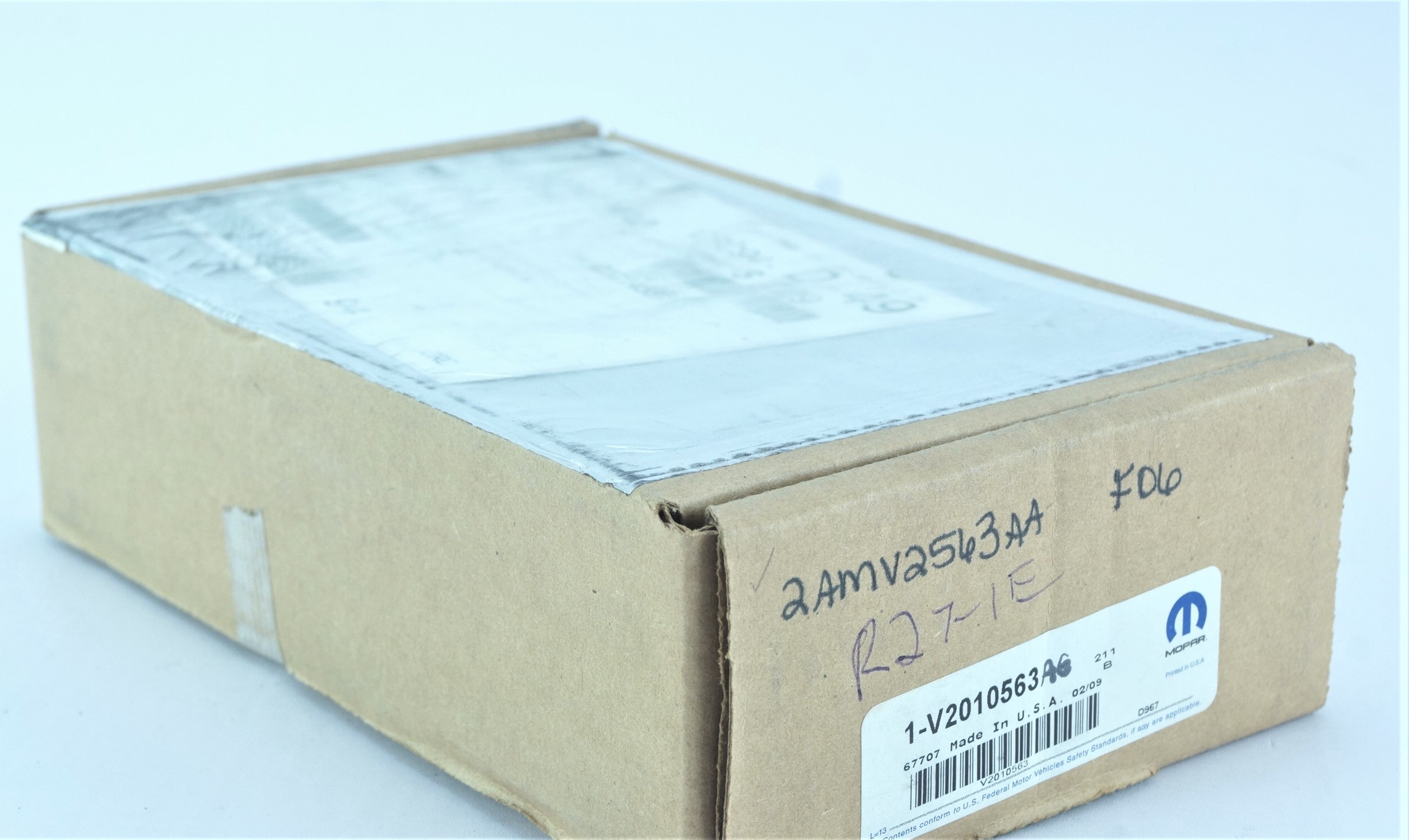 New Genuine Mopar V2010563AE Disc Brake Pad Kit  Fast Free Shipping - image 7